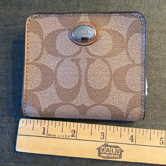 Brown coach wallet - Picture 5 of 5